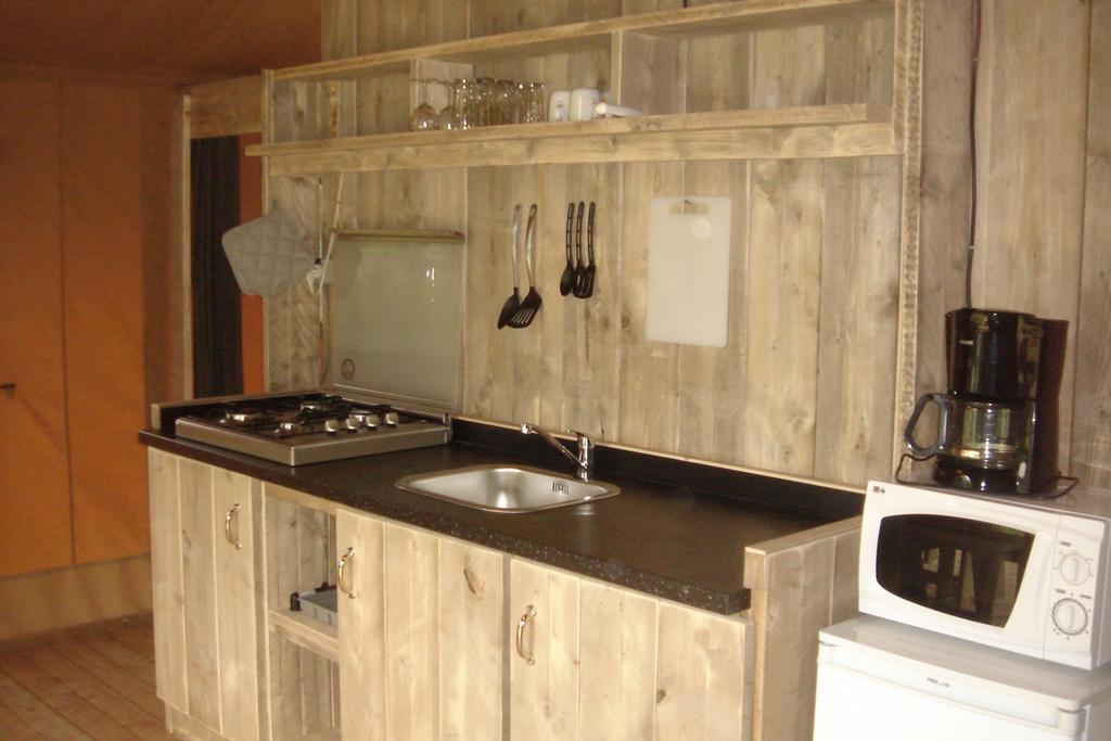 Camping De La Bonnette Caylus الغرفة الصورة