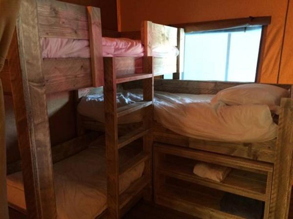 Camping De La Bonnette Caylus الغرفة الصورة